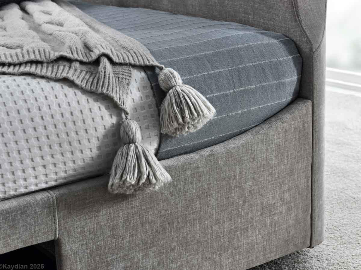 2025-Darras-Dolby-Atmos-Mandarin-Light-Grey---Siderail-Detail