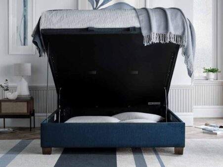 Newton-Deep-Ocean-Blue,-Lifestyle-lr1