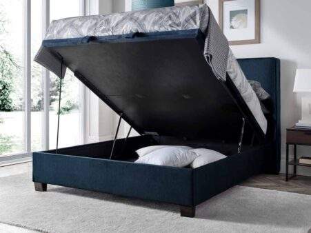 Newton-Deep-Ocean-Blue,-Lifestyle-lr3