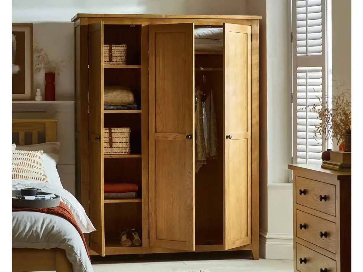 3-door-wardrobe