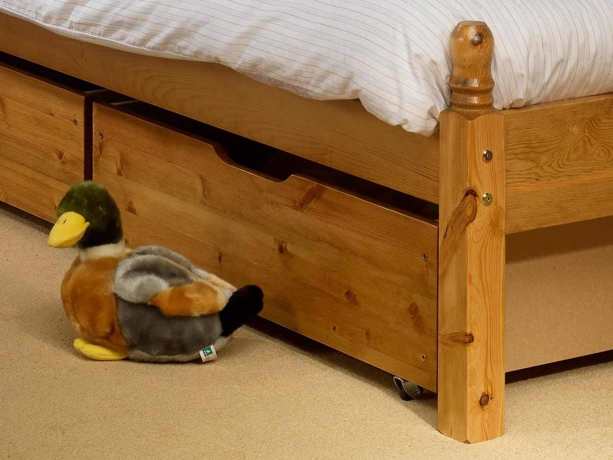 Ted-Bed-Dressed-5